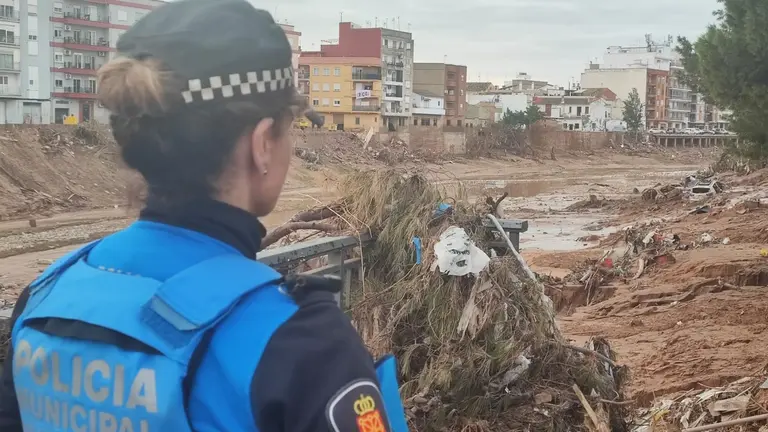 Medio centenar de agentes de Policía Municipal han estado trabajando en la localidad valenciana de Paiporta. AYUNTAMIENTO D EPAMPLONA