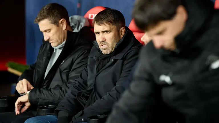 durante el partido de La Liga EA Sports entre CA Osasuna y Deportivo Alavés disputado en el estadio de El Sadar en Pamplona. IÑIGO ALZUGARAY