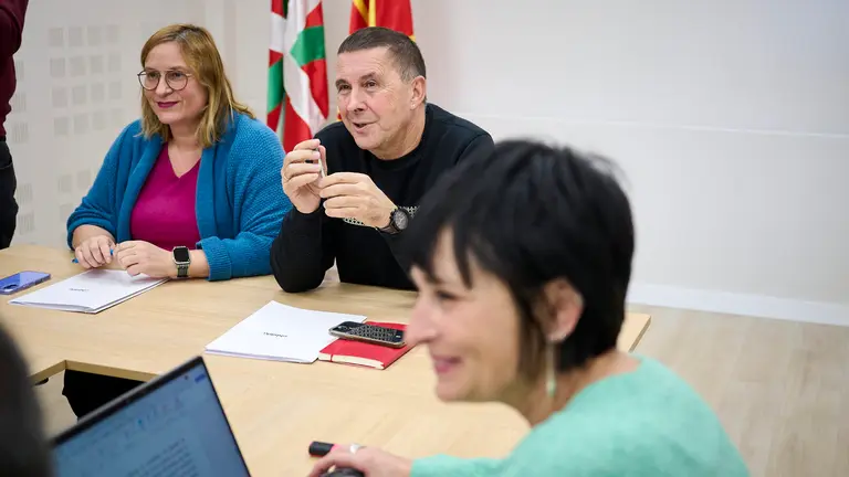 Reunión en Pamplona de la Mesa Política de EH Bildu encabezada por su coordinador general Arnaldo Otegi. PABLO LASAOSA