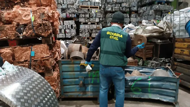 Guardia Civil recupera más de 10 toneladas de bronce robadas en Viana y valoradas en alrededor 100.000 euros. CEDIDA