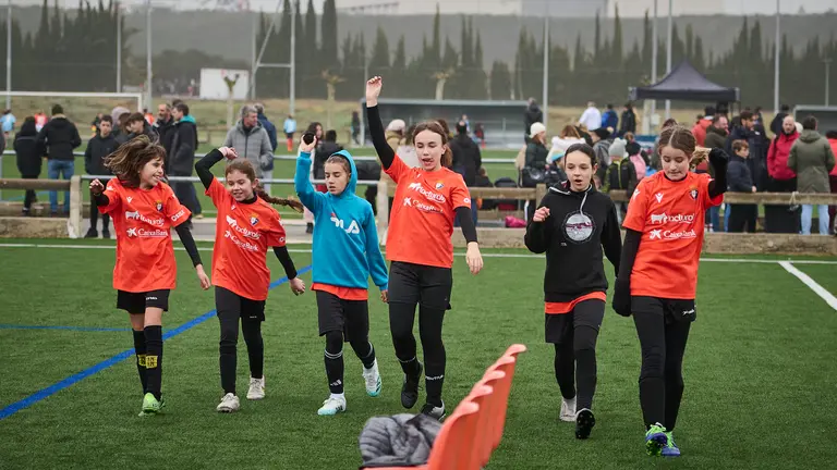Atargi se enfrenta a Hermanas Uriz Pi durante la segunda jornada de la fase de grupos del XLII Torneo Intersecolar de Osasuna 24-25. PABLO LASAOSA