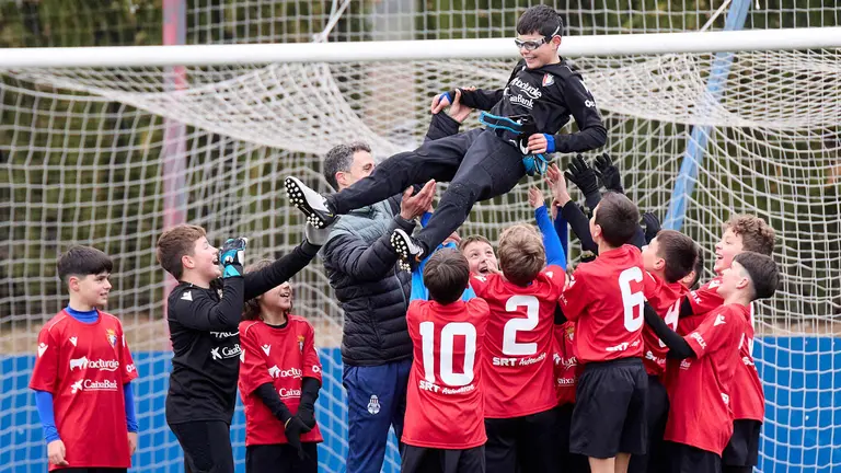 Octavos de final del XLII Torneo Interescolar de Osasuna en categoría alevín mixto disputado en las instalaciones de Tajonar. IÑIGO ALZUGARAY