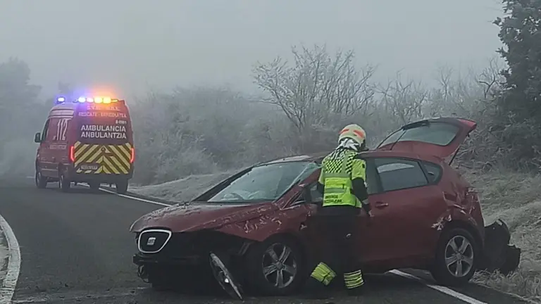 Imagen del segundo accidente, registrado en Olóndriz, que ha dejado a una joven herida leve. BOMBEROS DE NAVARRA