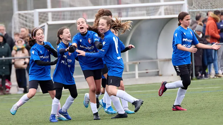Octavos de final  del XLII Torneo Interescolar de Osasuna en categoría femenina disputado en las instalaciones de Tajonar. IÑIGO ALZUGARAY