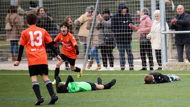 Cuartos de final del XLII Torneo Interescolar de Osasuna disputado en las instalaciones de Tajonar. IÑIGO ALZUGARAY