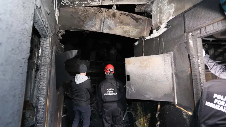 Estado en el que ha quedado el edificio de el Planetario de Pamplona tras el incendio declarado el martes 14 de enero en la sala principal. GN