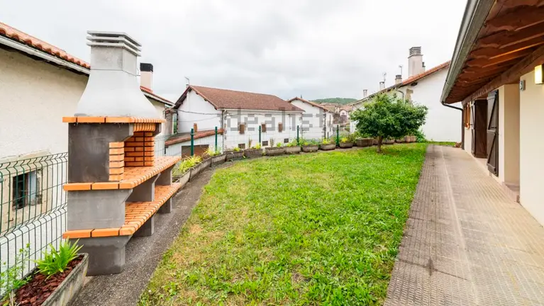 Casa rural en venta en Viscarret. CEDIDA