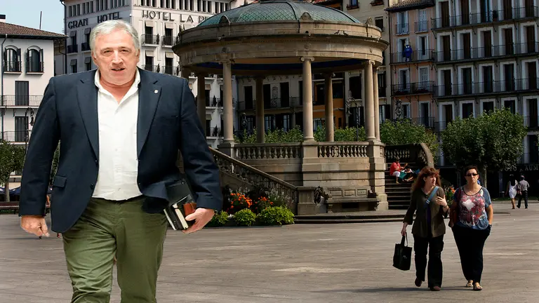 Fotomontaje del alcalde de Pamplona, Joseba Asirón, sobre una vista de la Plaza del Castillo de Pamplona.
