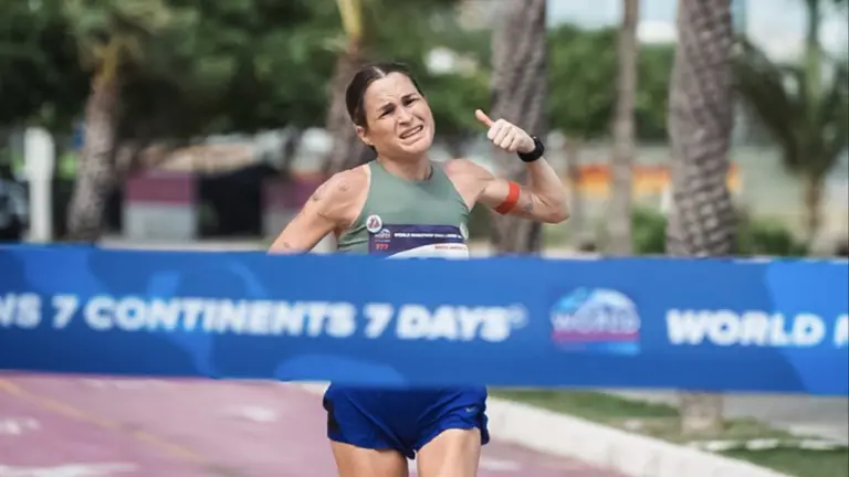 Verdeliss en la llegada a meta de su sexta maratón en Brasil. Lucas Abreu