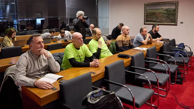 Comparecencia para que el consejero Mikel Irujo y la consejera Carmen Maeztu informen sobre la situación de la empresa BSH. IÑIGO ALZUGARAY