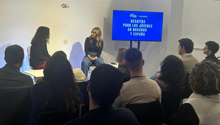 Noelia Núñez ha visitado a los jóvenes del PP en Navarra. PPN