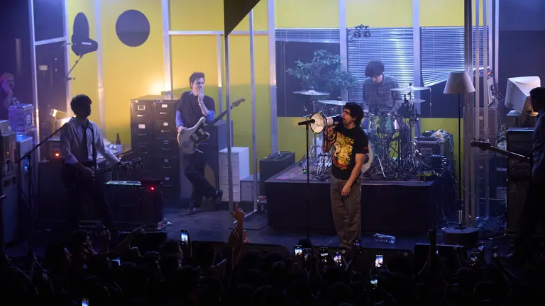 Concierto de la banda madrileña Carolina Durante, dentro de su gira 'Elige tu propia aventura', en la sala Zentral de Pamplona. IÑIGO ALZUGARAY