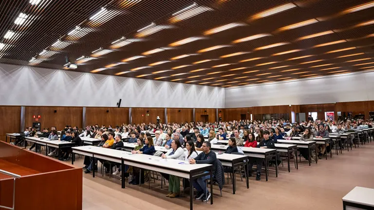 Imagen de algunos de los asistentes a la Jornada de Puertas Abiertas de la UPNA. UNIVERSIDAD PÚBLICA DE NAVARRA