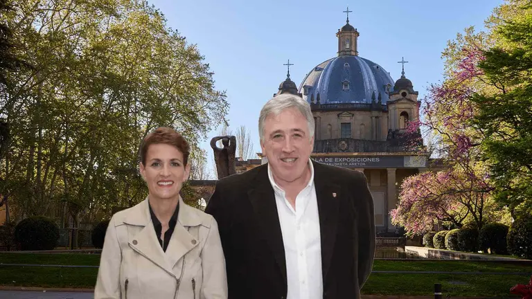 fotomontaje de Chivite y Asirón sobre una imagen del Monumento a los Caídos. IÑIGO ALZUGARAY