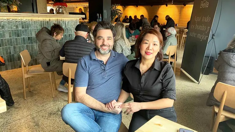 Iván y Jui Jui son los propietarios del bar restaurante Vista Bella en Barañáin. Navarra.com