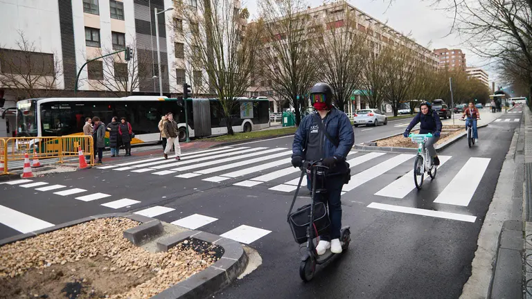 La Gerencia y la Comisión de Urbanismo del Ayuntamiento de Pamplona visitan las obras del corredor sostenible de la avenida de Pío XII. IÑIGO ALZUGARAY