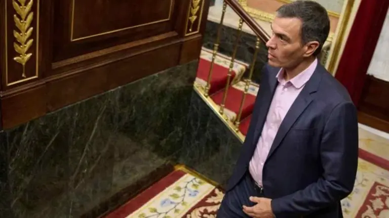 Pedro Sánchez en la tribuna del Congreso del os Diputados tras perder otra votación. OK DIARIO