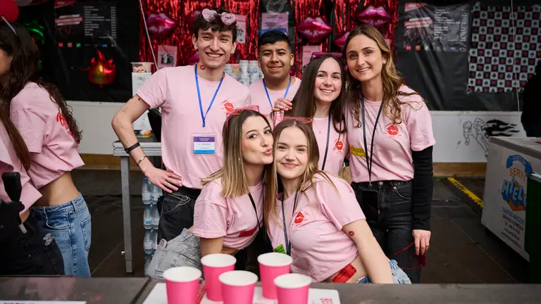 Miles de jóvenes celebran la Carpa Universitaria de Primavera 2025. PABLO LASAOSA