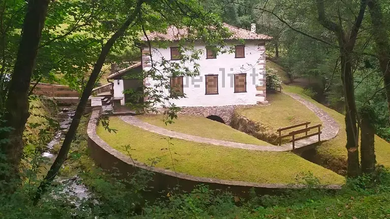 Molino de siglo XIX en venta en Baztán. IDEALISTA
