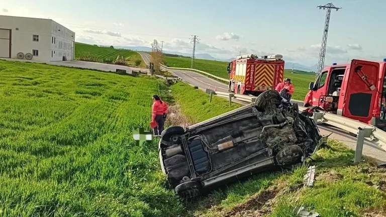 Muere un chico de 20 años en un terrible accidente en Navarra: su coche ha salido de la carretera.