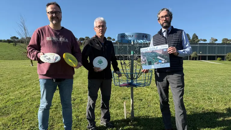 avid Lera, del Servicio de Deportes, Mikel Ibarrola, de Baxi Basajauna, y Pablo Martín, del Vicerrectorado de Estudiantes. UNIVERSIDAD DE NAVARRA