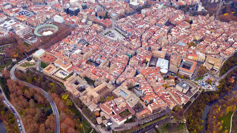 Vista aérea del Casco Antiguo de Pamplona y del Ensanche. AYUNTAMIENTO DE PAMPLONA