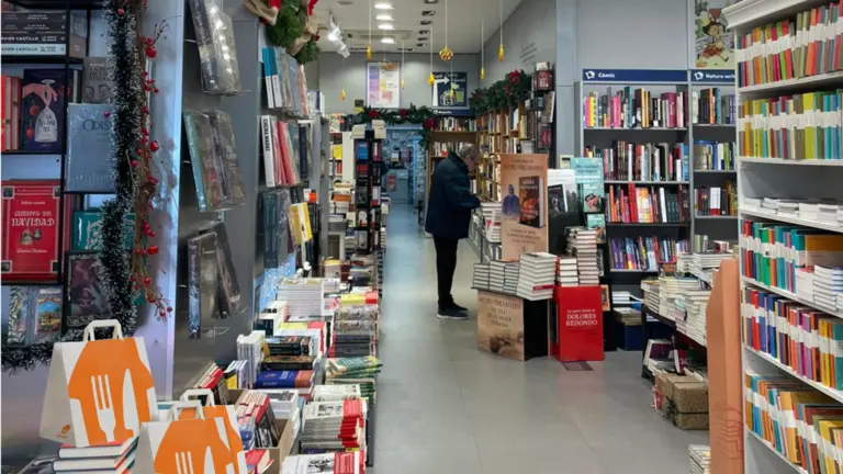 Troa Librerías x Just Eat. CEDIDA