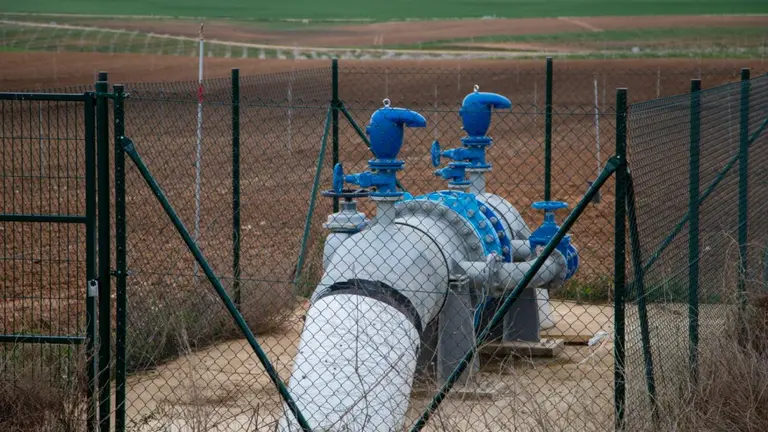 El Ayuntamiento de Corella aprueba
las bases transaccionales de las tierras
regables del Canal de Navarra. CEDIDA