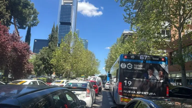 Imagen del caos en una ciudad debido al apagón eléctrico en España. OK DIARIO