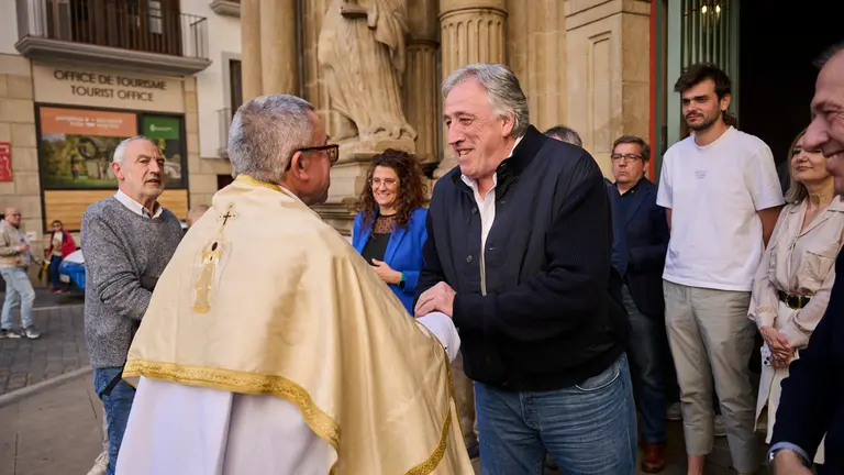 El Ángel de Aralar visita el Ayuntamiento de Pamplona. PABLO LASAOSA