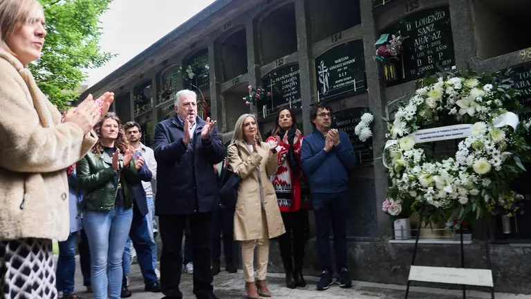Homenaje del Ayuntamiento de Pamplona al concejal de UPN Tomás Caballero, asesinado el 6 de mayo de 1998 por la banda terrorista ETA. IÑIGO ALZUGARAY