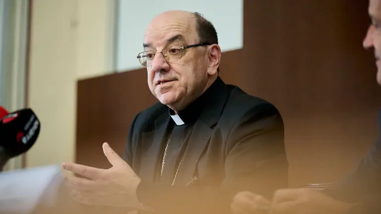 El arzobispo de Pamplona, Florencio Roselló, ofrece una primera valoración sobre la elección del nuevo Papa León XIV. PABLO LASAOSA