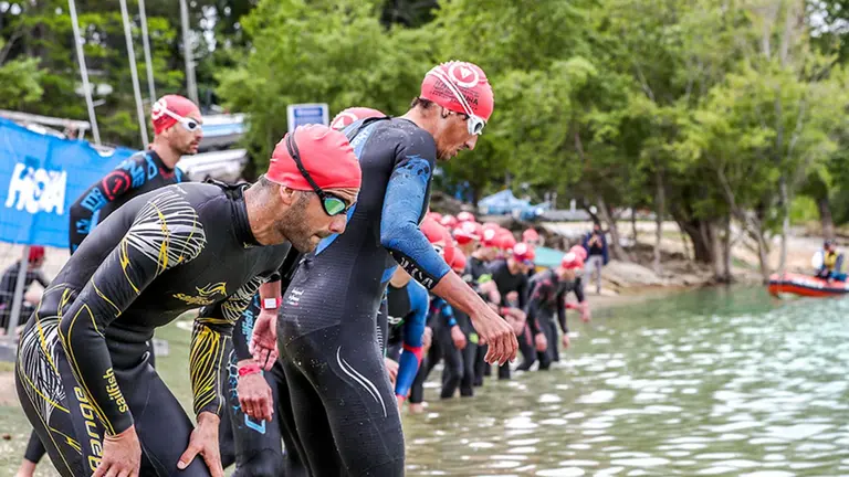 Imagen de una edición de la Half Triathlon de Pamplona. triatlonpamplona.es