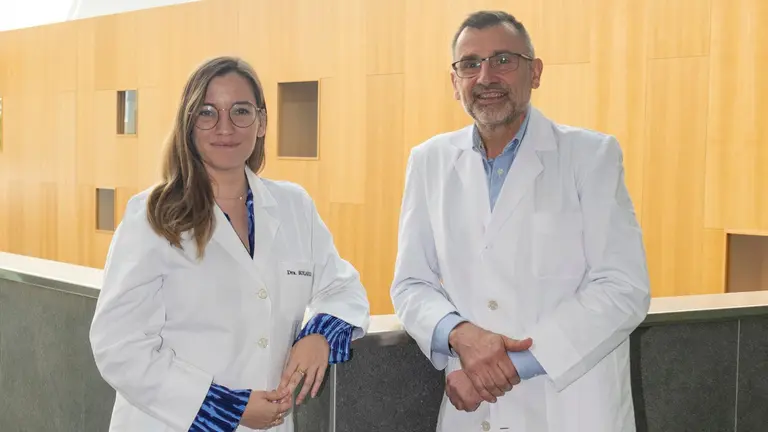 La Dra. Isabel Solares y el Dr. Antonio Fontanellas, investigadores principales del proyecto sobre terapias de precisión en porfiria. CEDIDA