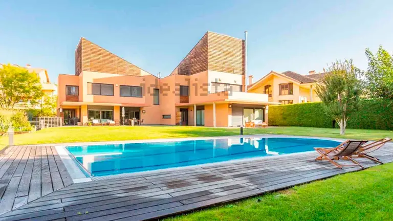 La casa de revista que se vende en Gorraiz. IDEALISTA