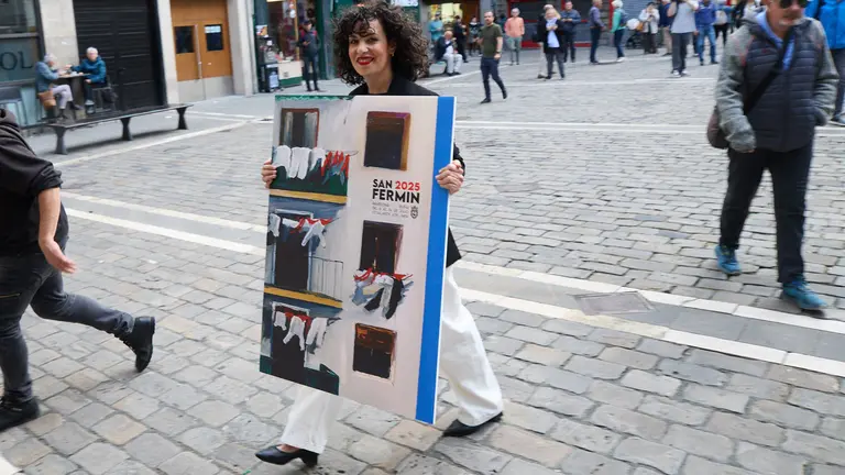Sandra Nadal Vital es la autora del cartel anunciador de las fiestas de San Fermín 2025. IÑIGO ALZUGARAY