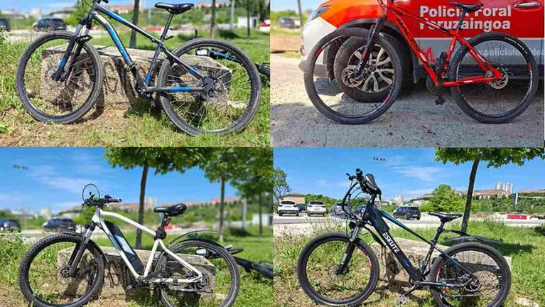 Bicicletas recuperadoas por la Policía Foral en el edificio de la antigua okastola Jaso, donde pernoctan docenas de inmigrantes ilegales. POLICÍA FORAL