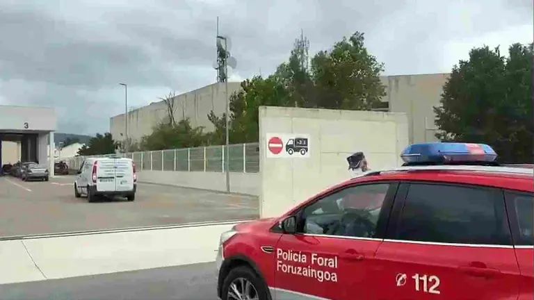 Nave de Cordovilla en la que se encuentra la galería de tiro Casa Puntos, que ha resuiltado afectada por un incendio. POLICÍA FORAL