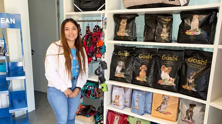 Yaiza Pozo en la clínica veterinaria MI Amigo en el barrio de la Milagrosa en Pamplona. Navarra.com