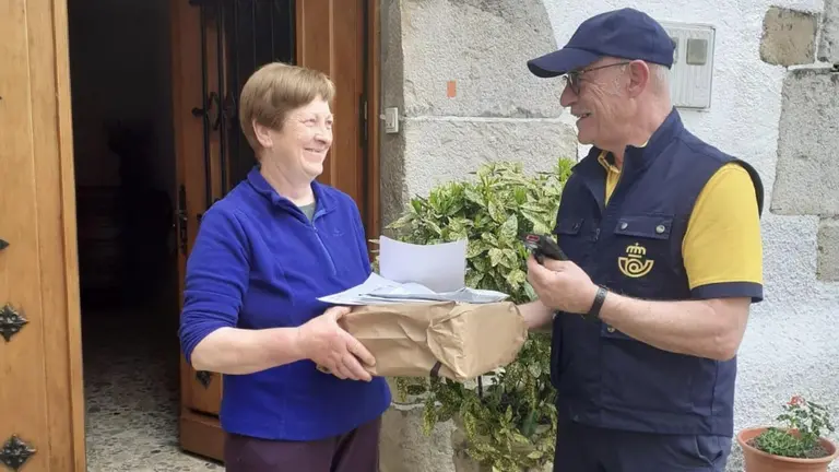 El cartero rural, Ignacio Villaro, en Ciáurriz-Valle de Odieta.