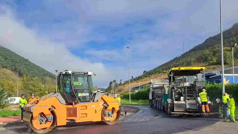 Obras de reasfaltado en la N-121-A en Navarra. GOBIERNO DE NAVARRA