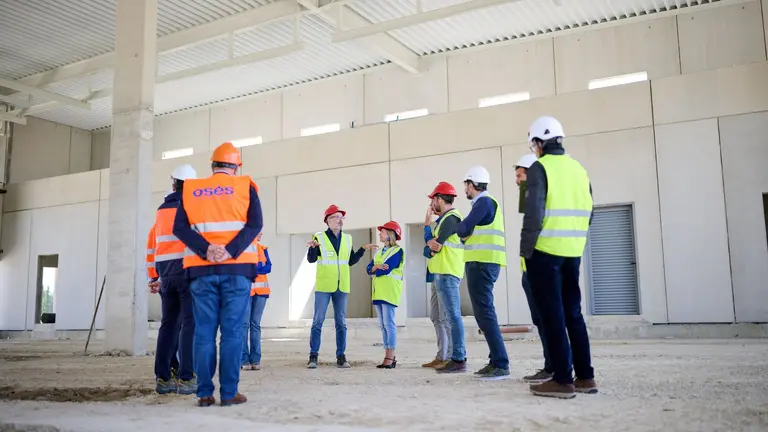 La consejera López en la visita a las obras del nuevo parque de bomberos de Tafalla. GOBIERNO DE NAVARRA