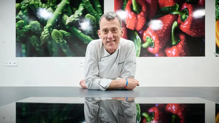 Aprende A Cocinar del cocinero Jose Luis Aranguren, show cooking en la calle  Calle Joaquín Beunza 25 de la Rochapea. PABLO LASAOSA