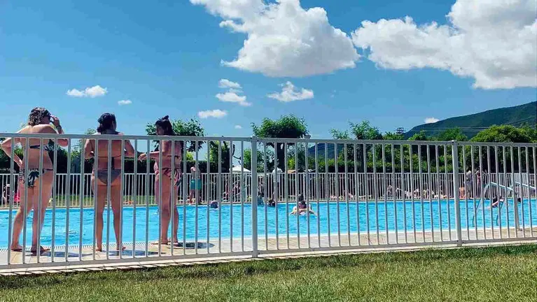 Piscina del Camping Lizarra de Estella, en la que tuvo lugar el suceso. FACEBOOK
