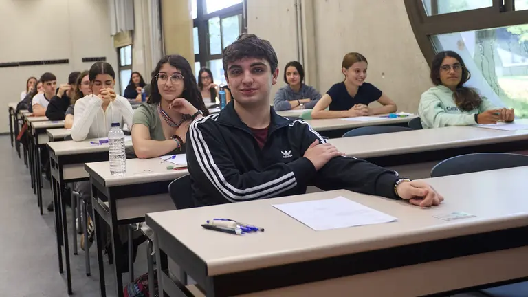 Inicio de las Pruebas de Acceso a la Universidad en las aulas de la Universidad P&uacute;blica de Navarra. I&Ntilde;IGO ALZUGARAY