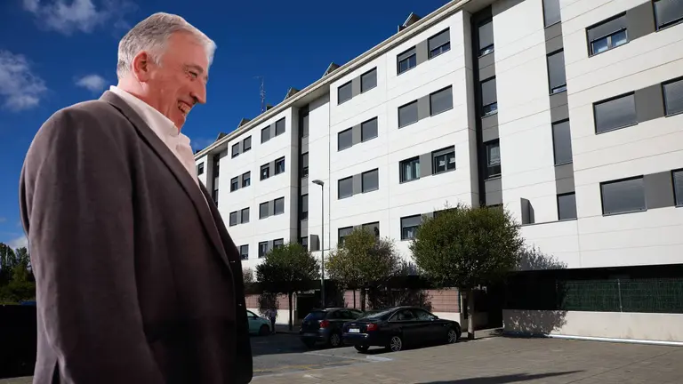 Fotomontaje con Joseba Asirón sobre una imagen de Ripagaina. NAVARRA.COM