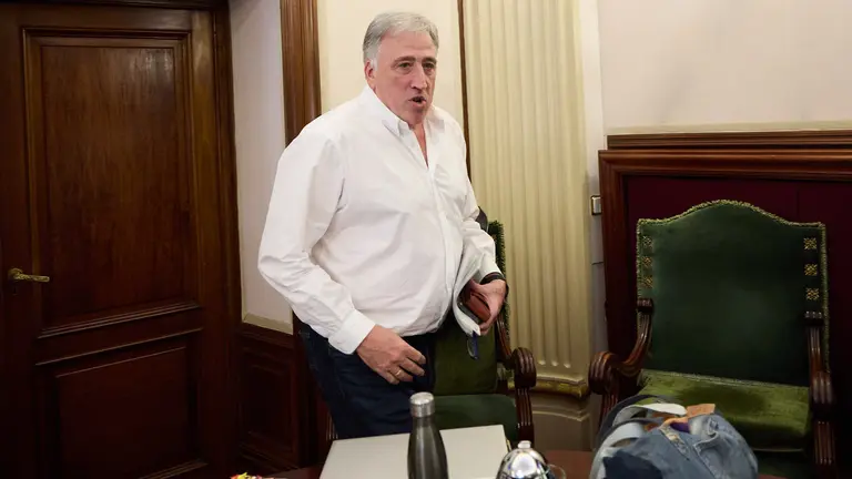 Joseba Asirón en el Pleno ordinario del Ayuntamiento de Pamplona correspondiente al mes de junio de 2025. IÑIGO ALZUGARAY