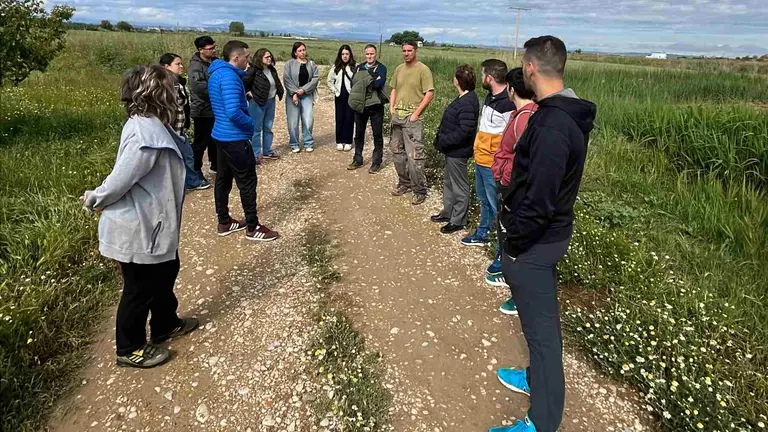 Agricultores y cocineros juntos en las huertas de Puente Viejo. CEDIDA