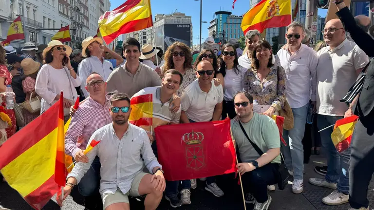 El PP de Navarra se suma en Madrid a la concentración contra el Gobierno de Sánchez. PPN