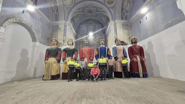 Los trabajadores del Empleo Social Protegido restauran el edificio del Seminario. CEDIDA